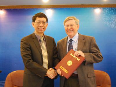 Maurice Brookhart教授受聘 少妇白洁
客座教授