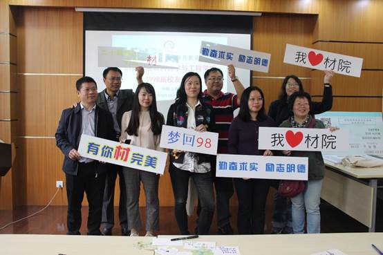 图片包含 室内, 地板, 人员, 墙壁

已生成极高可信度的说明